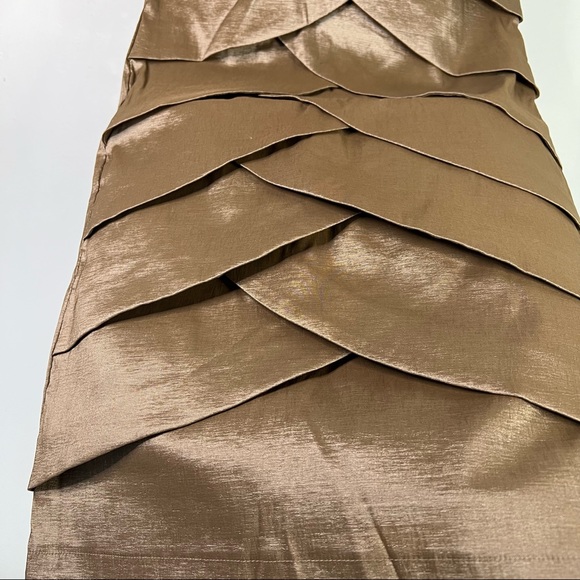 NEW Dynamite Strapless Tiered Bodycon Cocktail Mini Dress Metallic Brown Size 5 - Picture 4 of 8